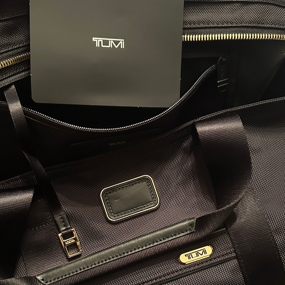 Tumi Gold and Black Duffel Bag New Without Tags! 🎁